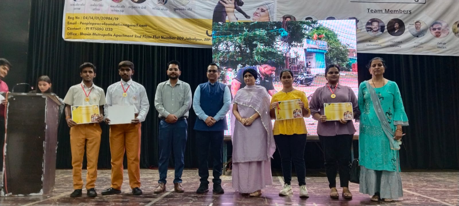 Distinguished Guests & Young Scholars on Stage