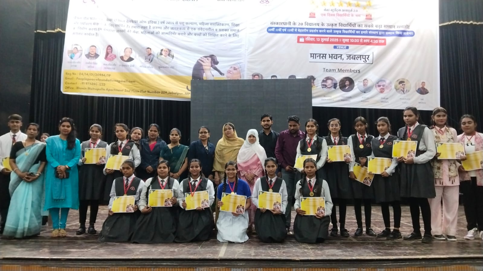 Student Delegation & School Representatives Group Stage Photo